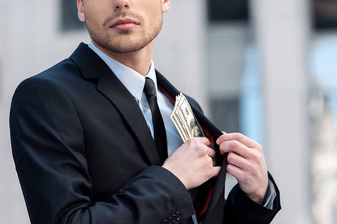 20151124143042-man-money-pocket-stealing-embezzlement-investors-businessman-financial-wealth-worker-dishonesty-criminal-currency-dollar-1080.jpg 20151124143042-man-money-pocket-stealing-embezzlement-investors-businessman-financial-wealth-worker-dishonesty-criminal-currency-dollar-1080.jpg