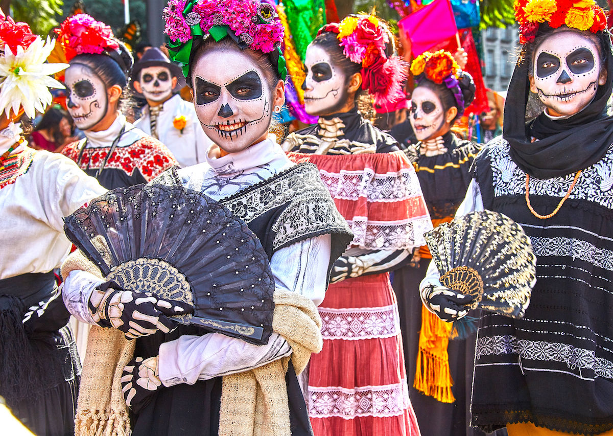 day-of-the-dead-parade-in-mexico-city-1200x853.jpg