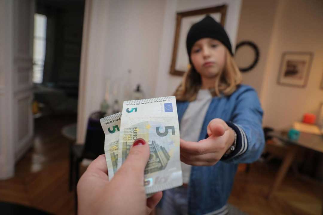 اهمیت پرداخت پول توجیبی اهمیت پرداخت پول توجیبی